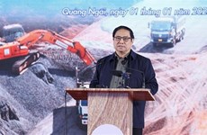 Премьер-министр Фам Минь Тьинь принял участие в церемонии начала строительства участка Куангнгай-Хоайньон