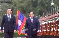 Визит премьер-министра Вьетнама попал в заголовки лаосских СМИ