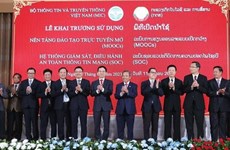 Вьетнам передает 2 системы, чтобы помочь Лаосу ускорить цифровую трансформацию
