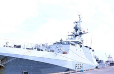 Корабль Королевского военно-морского флота Великобритании посетил Хошимин