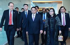Премьер-министр Фам Минь Тьинь прибыл в Сингапур, начиная официальный визит
