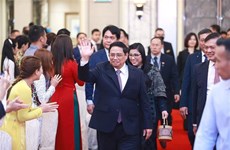 Премьер-министр: вьетнамская община в Сингапуре является мостом дружбы