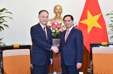 Руководители МИД проводят встречу и переговоры с помощником министра иностранных дел КНР Нуном Жуном