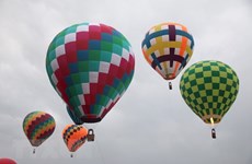 Фестиваль воздушных шаров привлекает туристов в Биньтхуан