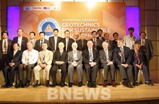 Вьетнам встречает ведущих мировых профессоров геотехнической инженерии
