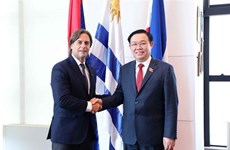 Председатель НС Вьетнама встретился с президентом Уругвая