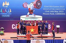 SEA Games 32: еще одна золотая медаль для Вьетнамского фехтования -  Тяжелая атлетика и киберспорт приносят больше медалей