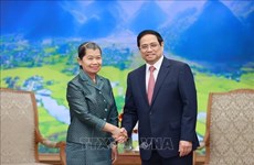 Премьер-министр Фам Минь Тьинь принял заместителя премьер-министра Королевства Камбоджа Мен Сам Ан