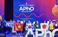 Вьетнамские школьники завоевали четыре бронзовые медали на Азиатско-Тихоокеанской олимпиаде по физике