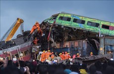 Председатель НС Выонг Динь Хюэ выразил соболезнования в связи с железнодорожной аварией в Индии