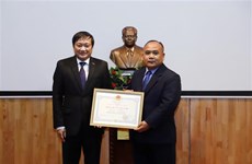 Вьетнам вручил орден Дружбы музею Кейсона Фомвихана