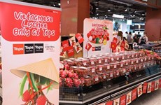 Вьетнамские личи продаются в тайском супермаркете