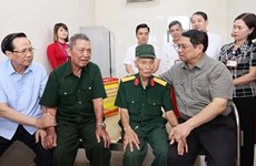 Премьер Вьетнама: ухаживают за инвалидами войны и больными военными как и своими родными 