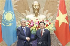 Председатель НС Выонг Динь Хюэ имел аудиенцию с Президентом Казахстана Касым-Жомартом Токаевым