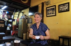 Министр иностранных дел Австралии в Ханое: прогулка вокруг озера Хоанкием, кофе с яйцом в старом квартале