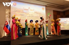 Вьетнамская община в Словакии получила поздравления в связи с тем, что стала 14-й группой этнических меньшинств