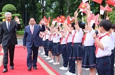 Состоялась церемония приветствия премьер-министра Сингапура