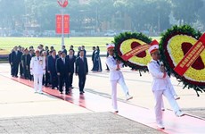 День Независимости 2 сентября: Руководство Партии и государства отдают дань уважения президенту Хо Ши Мину