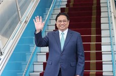 Премьер-министр Фам Минь Тьинь отбыл на 43-й саммит АСЕАН в Индонезии