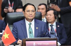 43-й саммит АСЕАН: премьер-министр Фам Минь Тьинь принимает участие в саммитах АСЕАН+3 и АСЕАН с США и Канадой