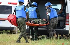 Миротворческие силы Вьетнама и других стран демонстрируют навыки реагирования на чрезвычайные ситуации