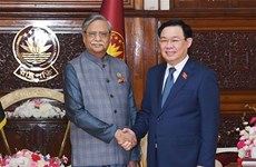 Председатель НC Выонг Динь Хюэ имел встречу с президентом Бангладеш Мохаммедом Шахабуддином