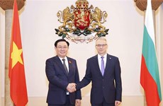 Председатель НС Выонг Динь Хюэ совершил встречу с премьер-министром Болгарии, принял участие в Форуме по политике и праву