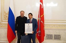 Город Санкт-Петербург вручил почетные грамоты выдающимся деятелям, внесшим вклад в укрепление российско-вьетнамских отношений