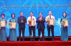 Премьер-министр высоко оценивает инициативы, помогающие Вьетнаму преодолеть пандемию