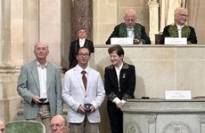 Два ученого Вьетнама получили награды Французской академии