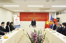 Президент СРВ посетил посольство Вьетнама и встретился с представителями вьетнамской диаспоры в Японии   