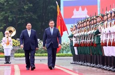 Премьер-министр Вьетнама председательствовал на официальной церемонии приветствия камбоджийского коллеги