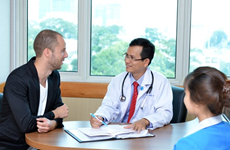 Вьетнамское здравоохранение способно удержать вьетнамцев и привлечь иностранных пациентов