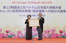 Церемония вручения Ордена правительством Японии бывшему председателю Национального собрания Вьетнама Нгуен Тхи Ким Нган