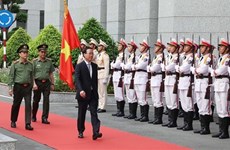 Президент государства Во Ван Тхыонг посетил и поздравил жителей Хошимина с наступающим Тэтом