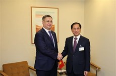Министр иностранных дел Вьетнама встретился с лидерами ООН и стран в Женеве