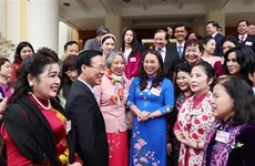 Президент Во Ван Тхыонг: Необходимо продвигать роль интеллектуалов и творческих деятелей в строительстве и защите Отечества