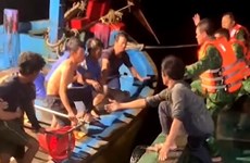 Власти Бариа - Вунгтау передают 11 спасенных иностранных моряков генеральным консульствам