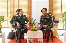 Вьетнам укрепляет сотрудничество в области обороны с Лаосом и Камбоджей