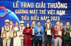 Чествование выдающихся и перспективных молодых вьетнамских лиц 2023 года