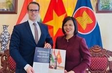 Венгерский журнал «Евразия» желает публиковать больше статей о достижениях Вьетнама