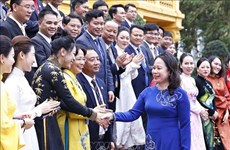Исполняющая обязанности президента Вьетнама встретилась с членами Ассоциации молодых предпринимателей