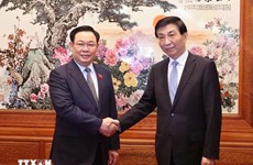 Председатель НС Вьетнама встретился с председателем НПКСК