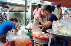 Несмотря на кампанию, рынки Ханоя по-прежнему наводнены пластиковыми отходами