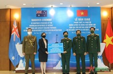 Австралия передала Вьетнаму оборудование для тренировки миротворцев