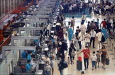 Количество пассажиров в аэропорту Нойбай резко растет, превышая проектную мощность