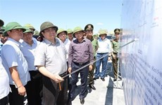 Премьер-министр посетил ключевые проекты в провинции Нгеан