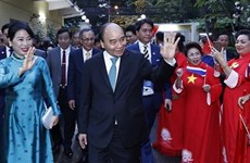 Президент Вьетнама Нгуен Суан Фук встретился с соотечественниками в Таиланде
