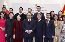 Президент Вьетнама Нгуен Суан Фук встретился с соотечественниками в РК