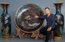 Мастер-керамист Нгуен Хунг установил два рекорда Гиннесса